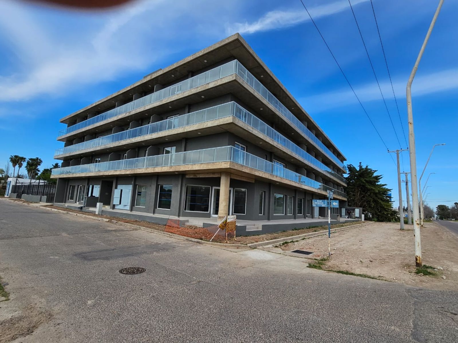 Edificio Meraki 2 - Depto de 1 dormitorio y 1 baño con balcón al frente y cochera. Piso 3-13 - 3