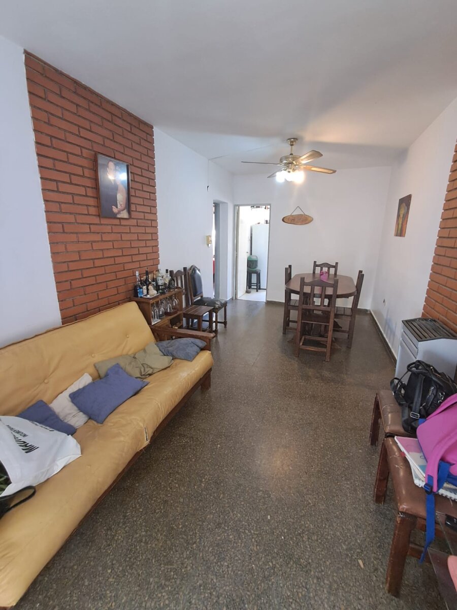 SE VENDE CASA EN TRELEW - 1