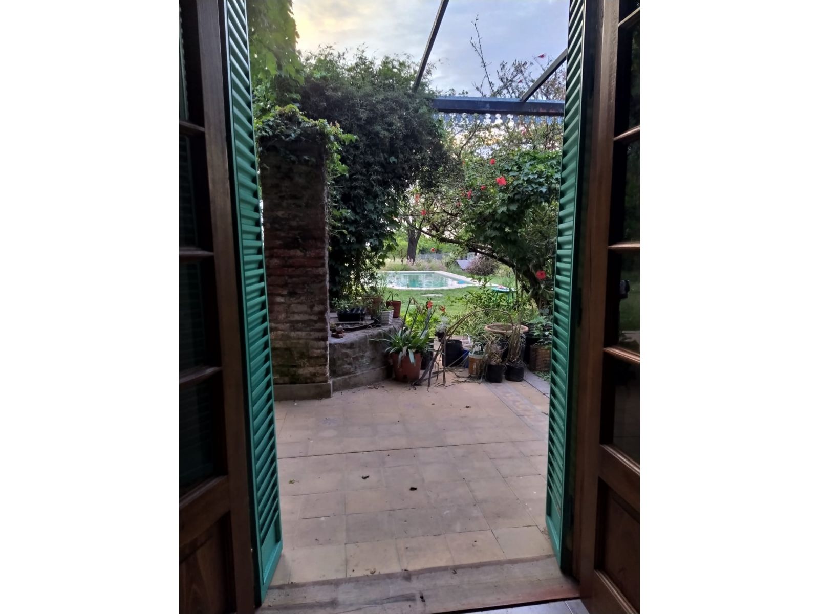Esplendida Casa Con Amplio Jardín, Mas Casa De Invitados. Con Pileta. Barrio Quinto Cuartel - 22