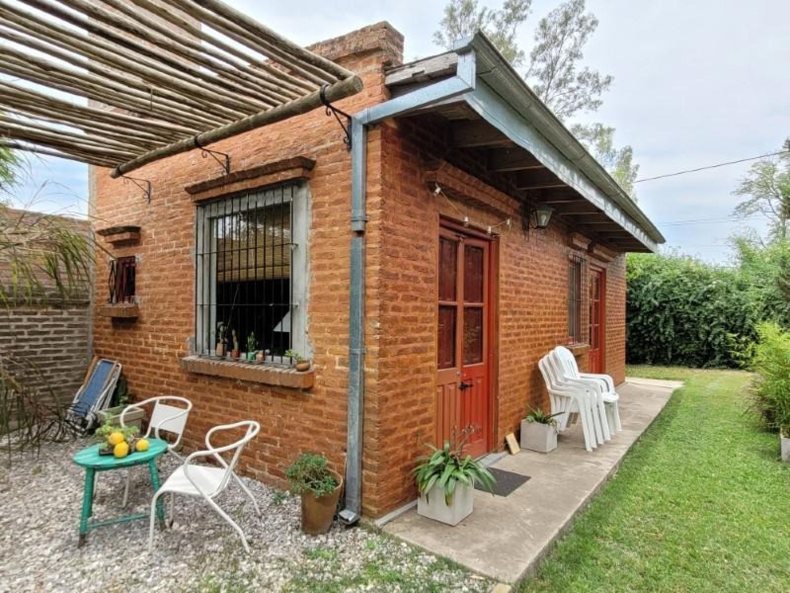 Esplendida Casa Con Amplio Jardín, Mas Casa De Invitados. Con Pileta. Barrio Quinto Cuartel - 34