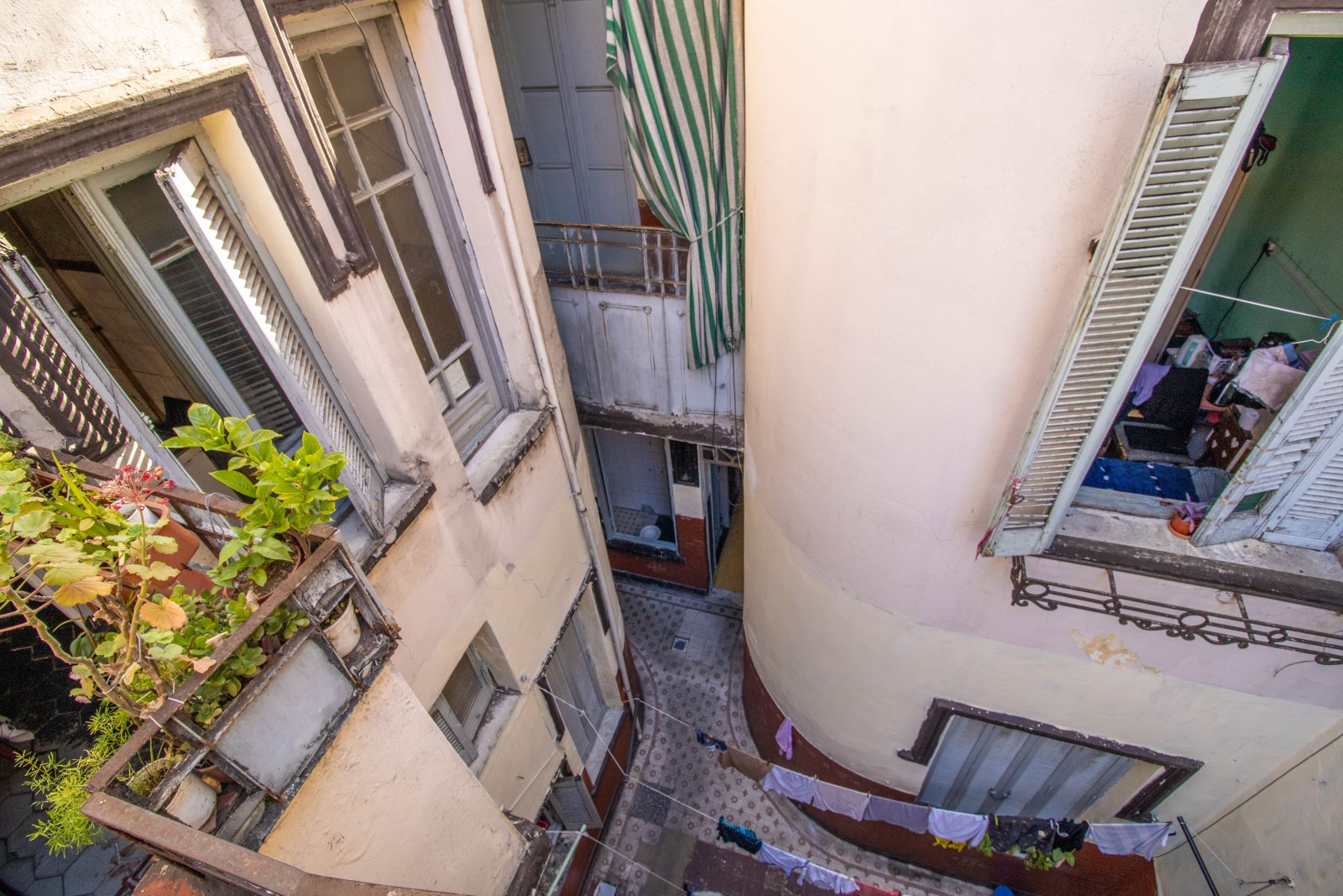 Casa de 3 Plantas con Patios y Terraza - 505m² - Congreso - Pensión/Hotel - Escuchan ofertas - 19