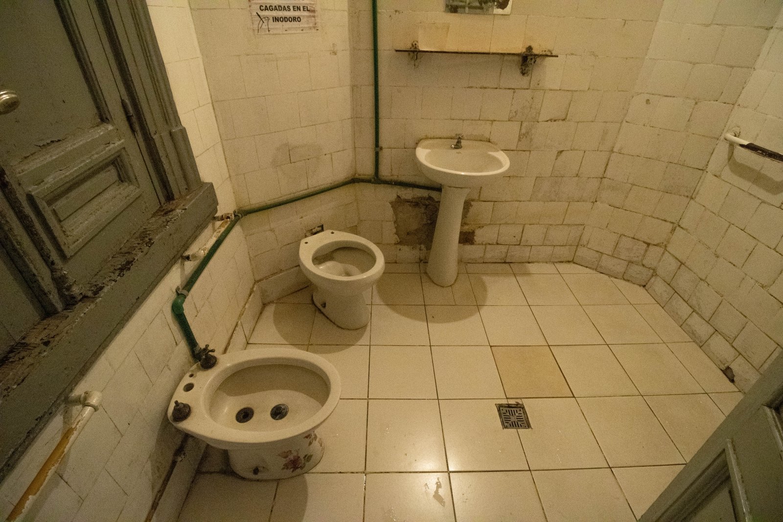 Casa de 3 Plantas con Patios y Terraza - 505m² - Congreso - Pensión/Hotel - Escuchan ofertas - 20
