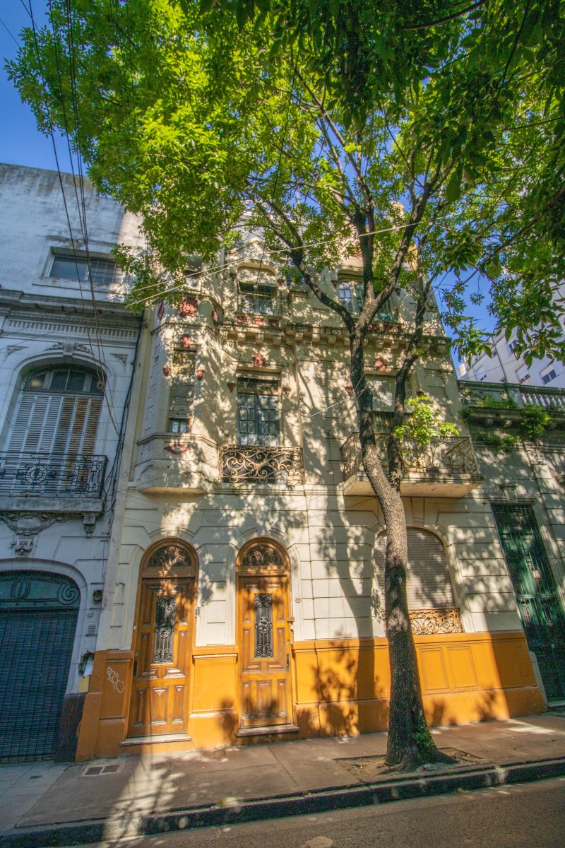 Casa de 3 Plantas con Patios y Terraza - 505m² - Congreso - Pensión/Hotel - Escuchan ofertas - 1