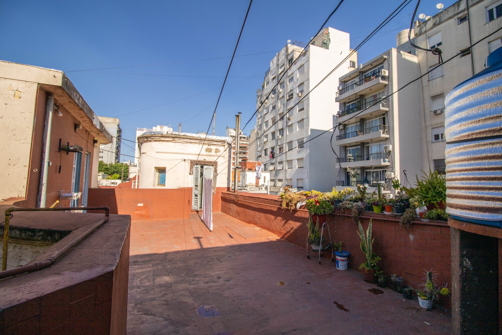 Casa de 3 Plantas con Patios y Terraza - 505m² - Congreso - Pensión/Hotel - Escuchan ofertas - 3