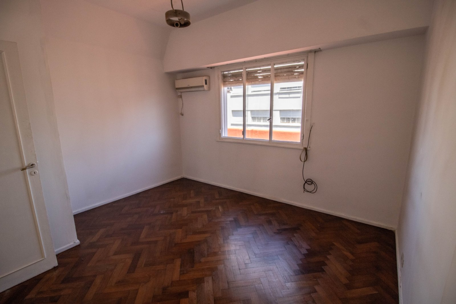 Departamento 3 Ambientes con dependencia - Balcón terraza - Apto crédito - Escucha ofertas - Congreso - 7
