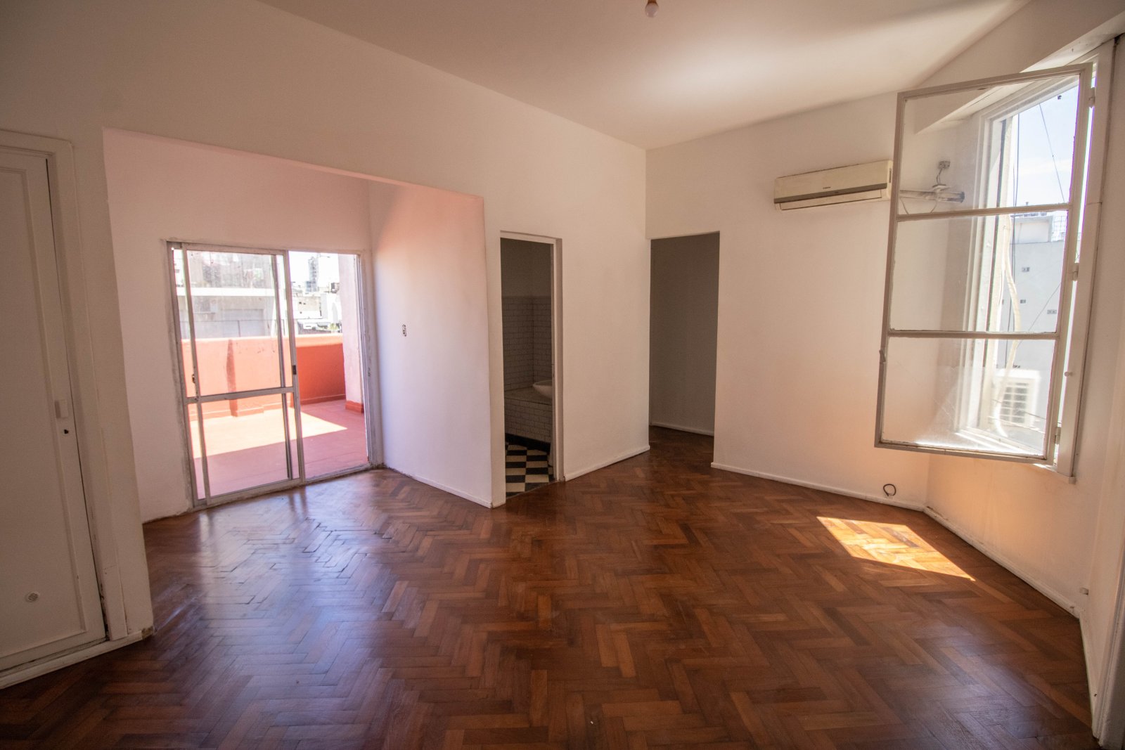 Departamento 3 Ambientes con dependencia - Balcón terraza - Apto crédito - Escucha ofertas - Congreso - 2