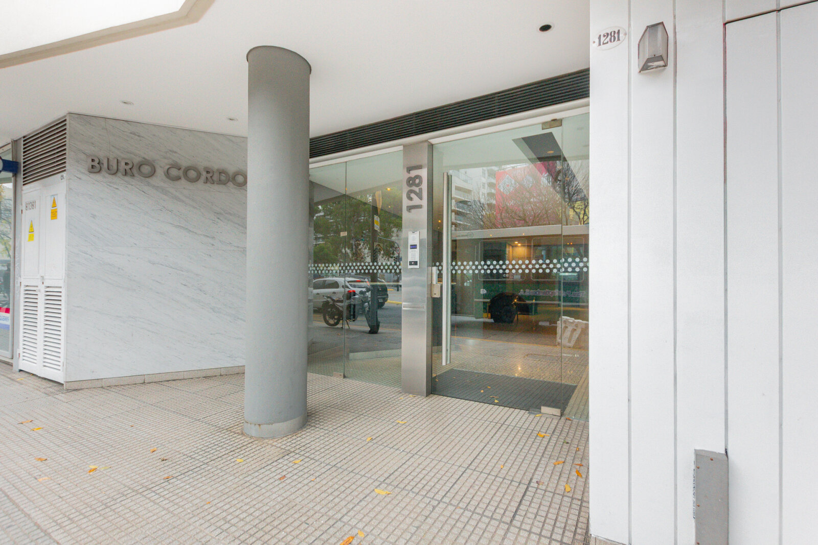 OFICINA . FRENTE . CON BALCÓN . OPCIONAL COCHERA - 28