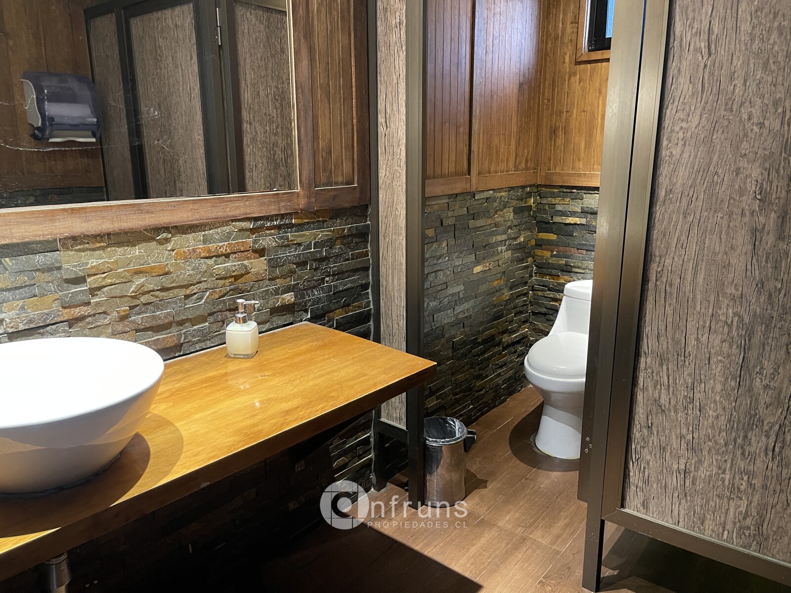 Local Comercial en Venta en Coyhaique | 4 Dormitorios | 3 Baños | 290 m² | $5.000.000 - 13