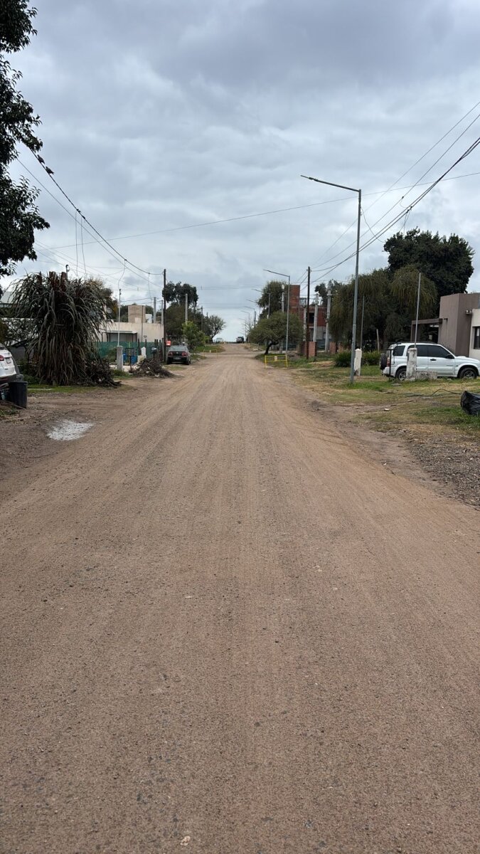 VENTA 2 LOTES  JUNTOS EN BARRIO VILLA CATALINA/RUTA53  CON ESCRITURA - Imagen 3