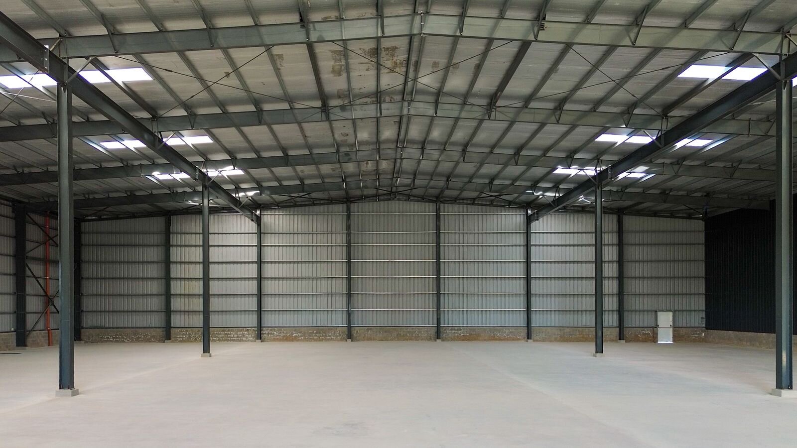 NAVE INDUSTRIAL CIRCUNVALACION Y AUTOPISTA - 4