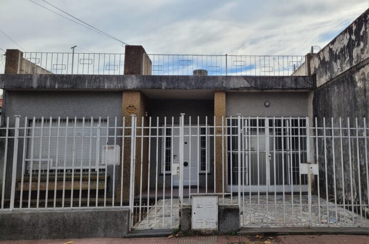 Casas - Rosario -  Alquiler