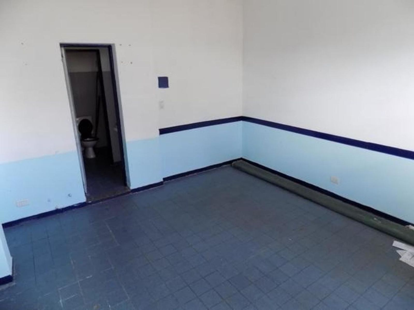 Pompeya Local Venta Gual 2404- DLS 35.000 - 5