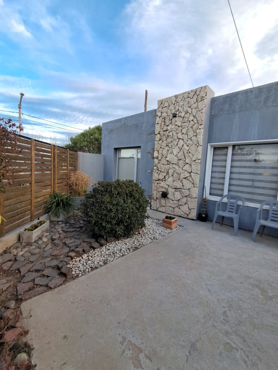 SE VENDE CASA EN TRELEW - 1