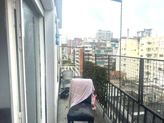 VENTA SAN CRISTOBAL AL FRENTE BALCON CORRIDO 2 DORMITORIOS CON BALCON COCINA COMEDOR LIVING LAVADERO BAÑO COMPLETO - 2
