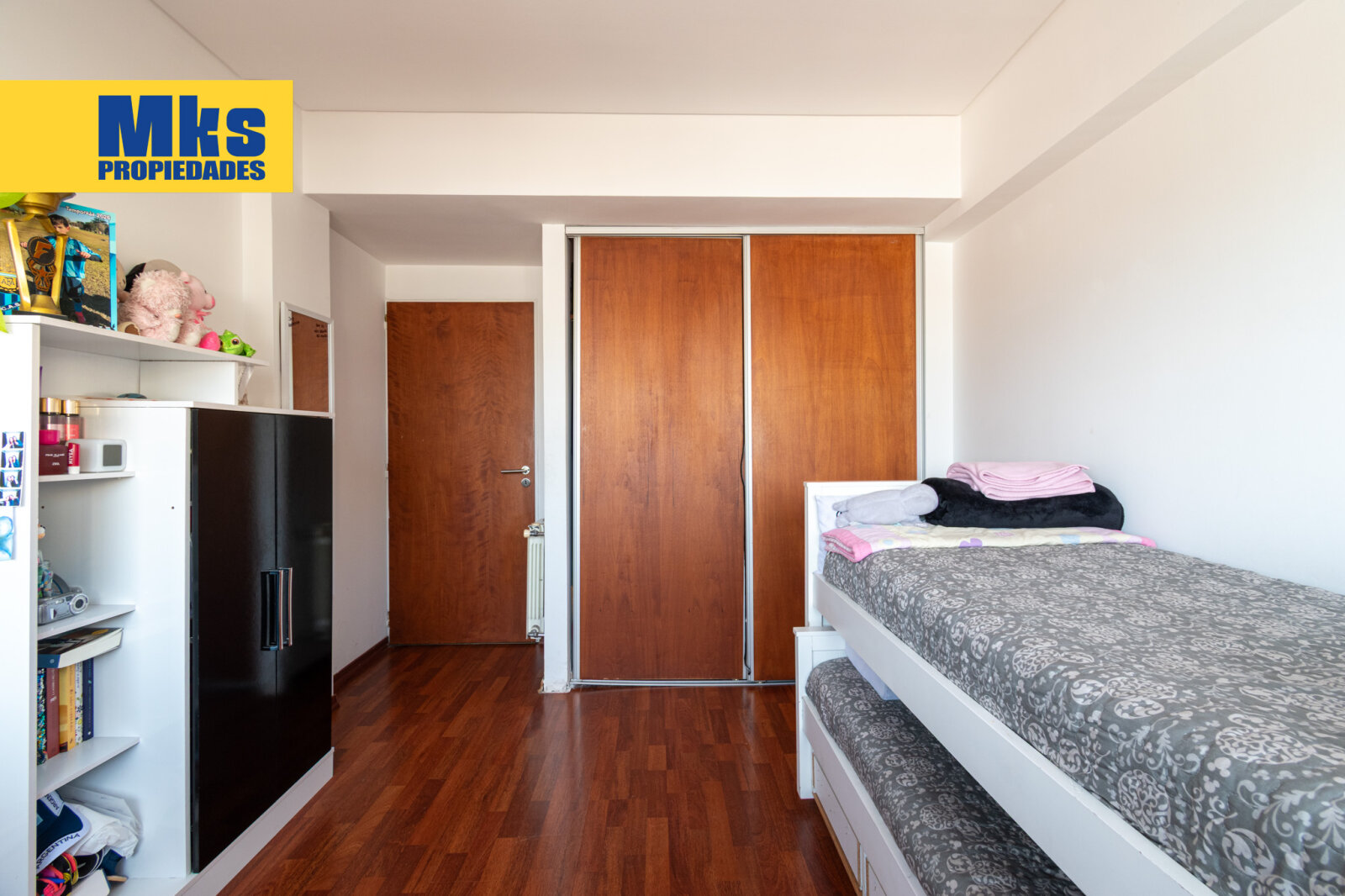 Olavarria y Montes de Oca. Departamento Moderno en venta 3 ambientes con Balcón - 17