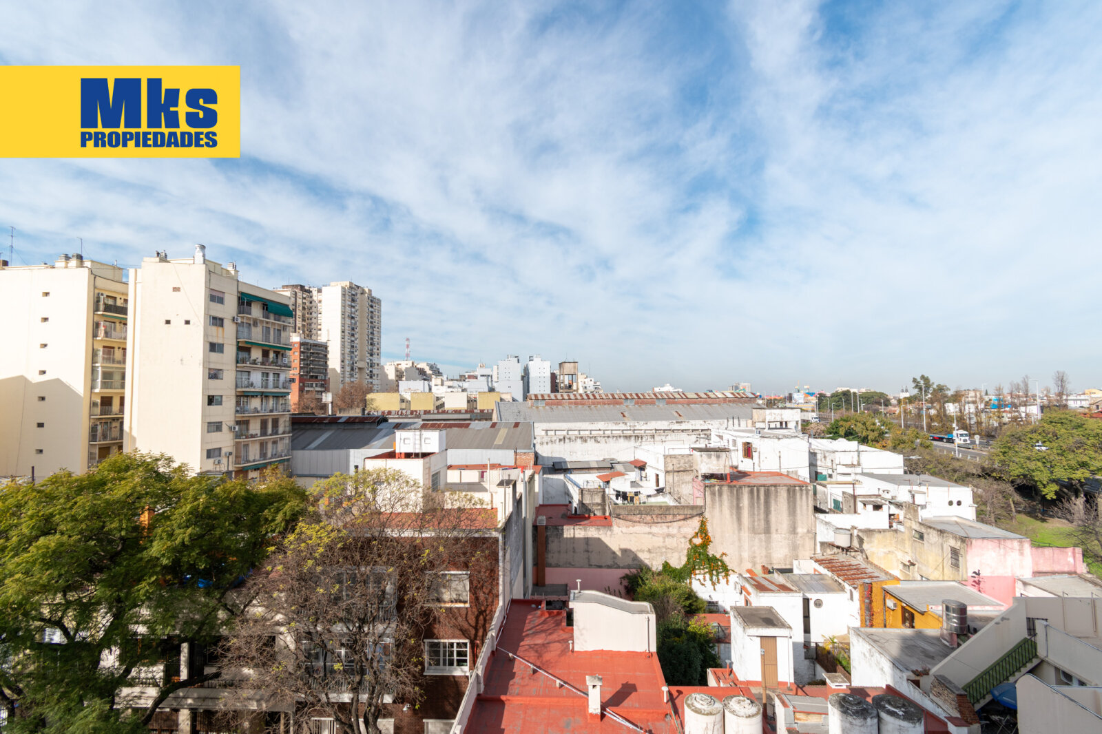 Olavarria y Montes de Oca. Departamento Moderno en venta 3 ambientes con Balcón - 20