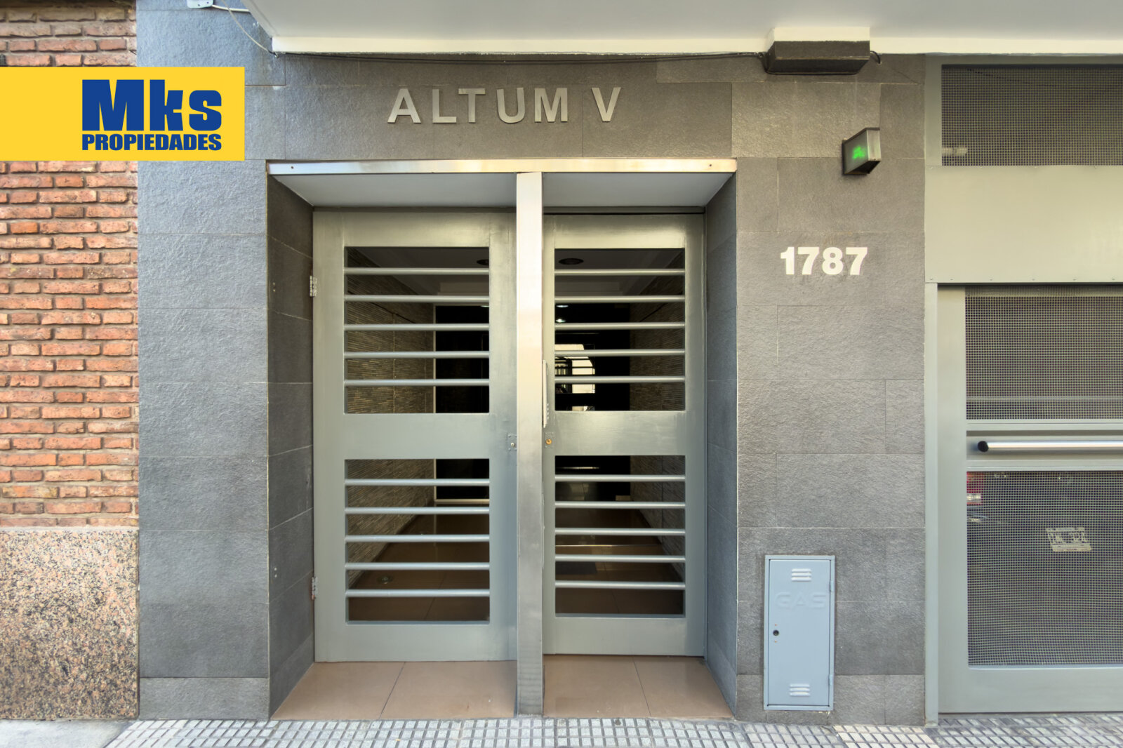 Olavarria y Montes de Oca. Departamento Moderno en venta 3 ambientes con Balcón - 25