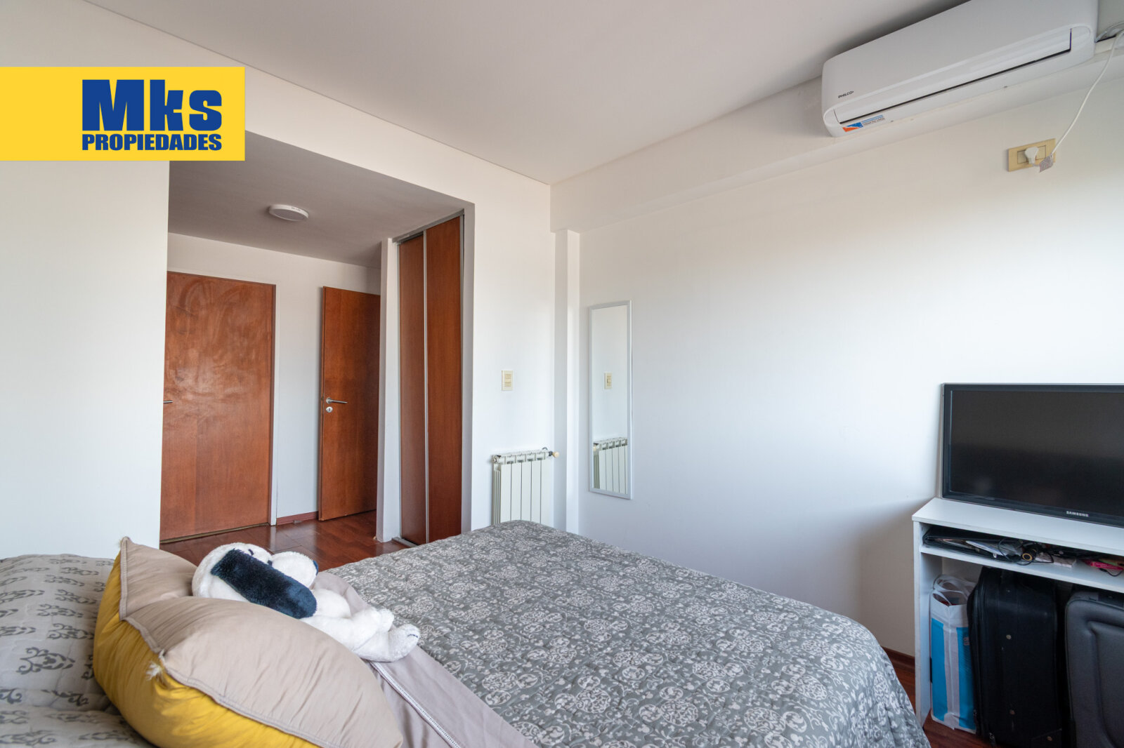 Olavarria y Montes de Oca. Departamento Moderno en venta 3 ambientes con Balcón - 13