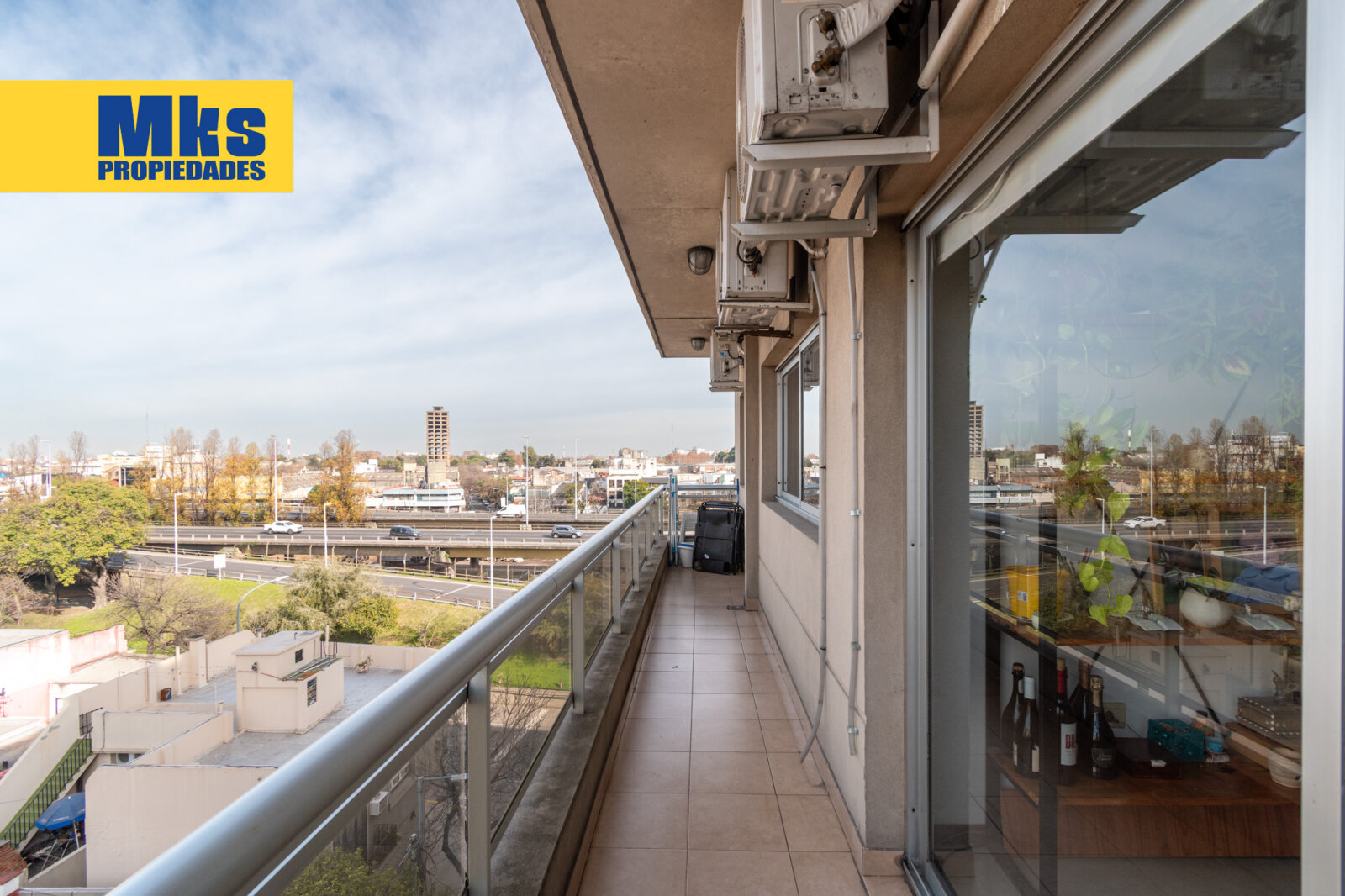Olavarria y Montes de Oca. Departamento Moderno en venta 3 ambientes con Balcón - 19
