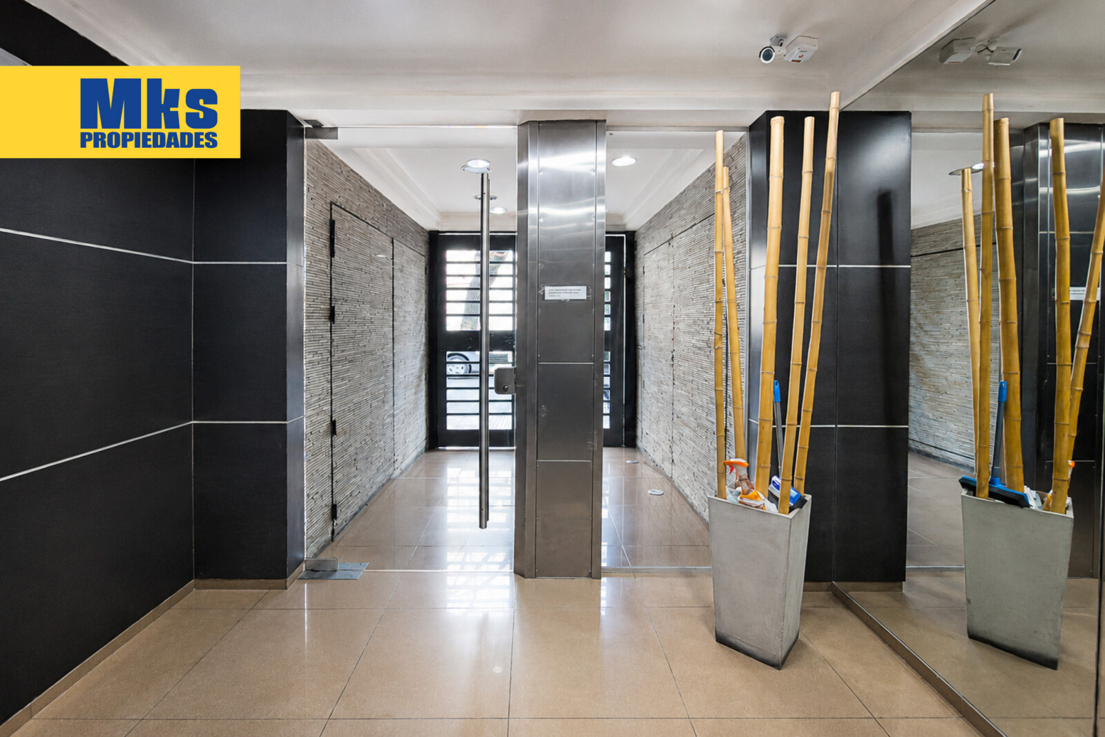 Olavarria y Montes de Oca. Departamento Moderno en venta 3 ambientes con Balcón - 24