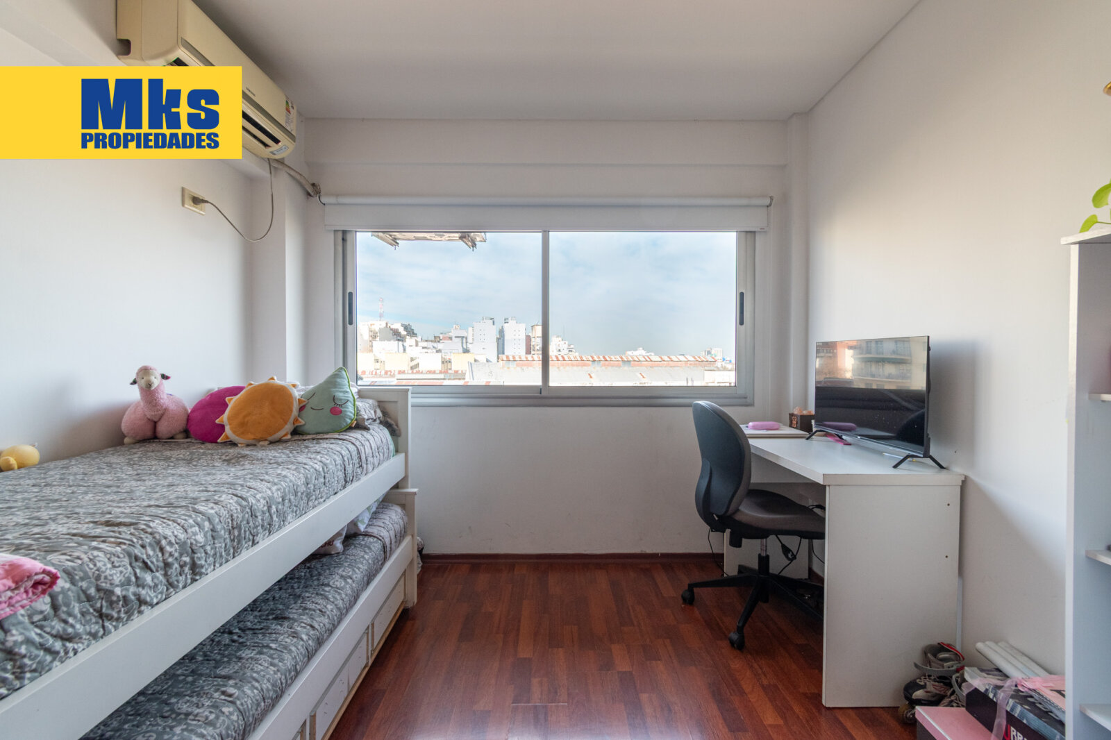 Olavarria y Montes de Oca. Departamento Moderno en venta 3 ambientes con Balcón - 15
