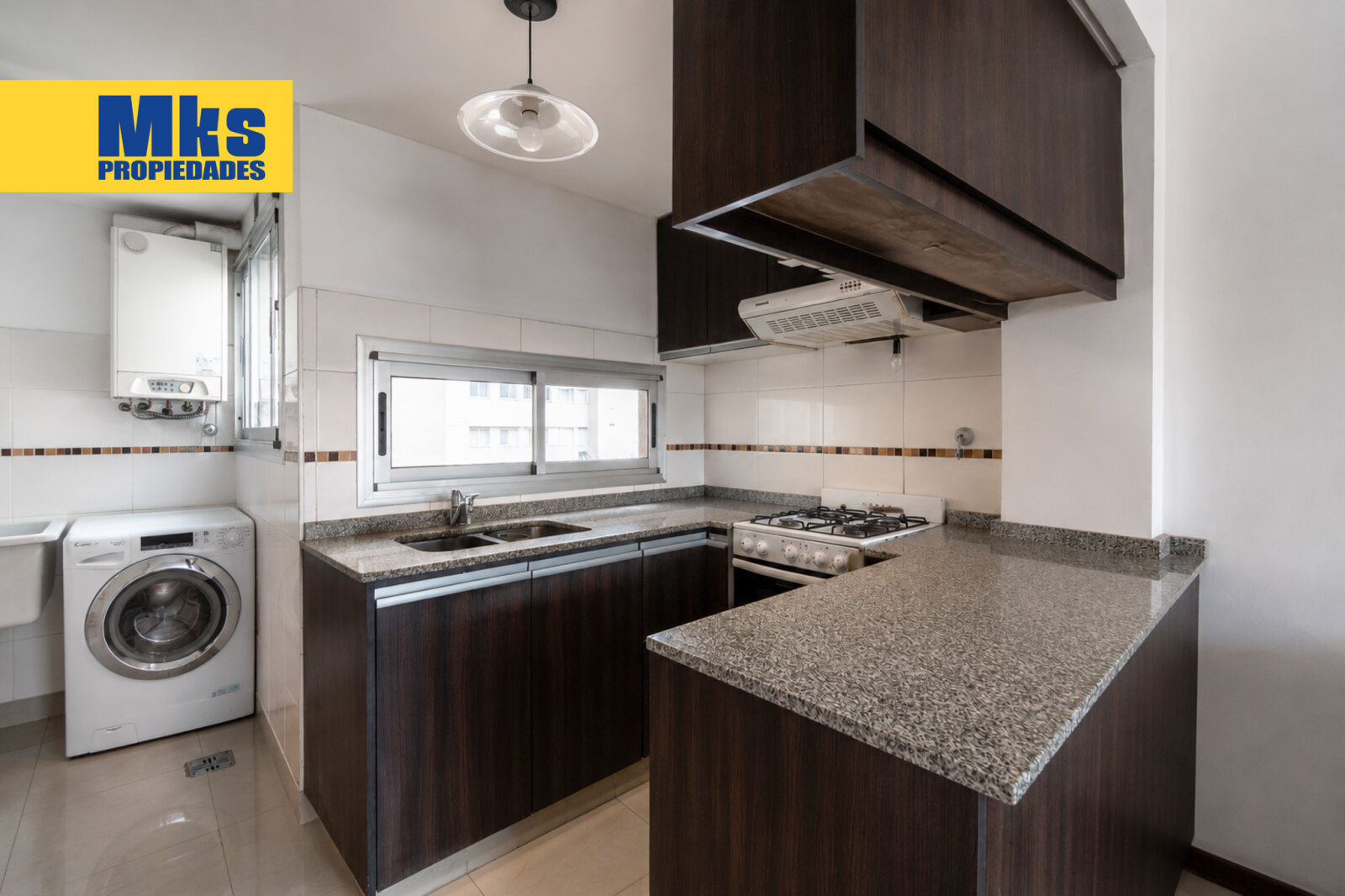 Olavarria y Montes de Oca. Departamento Moderno en venta 3 ambientes con Balcón - 6