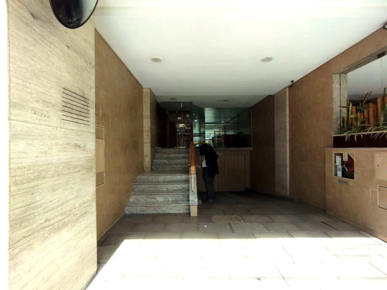 Av. Cabildo 1100, Piso 10 - 2