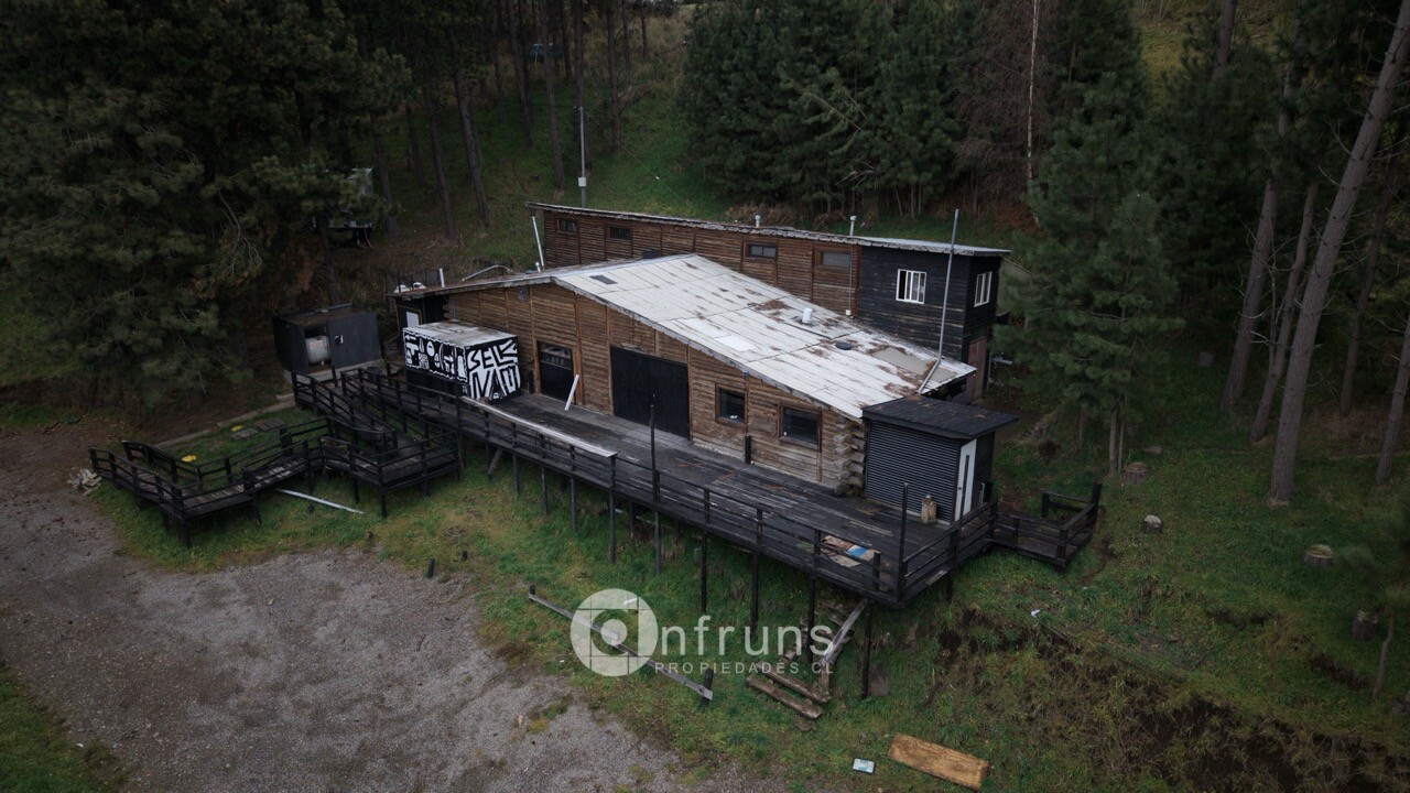 Local Comercial en Venta en Coyhaique | 2 Dormitorios | 3 Baños | 1000 m² | UF 8.600 - 9