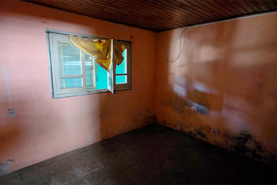 IMPERDIBLE CASA A RECICLAR 2 DORMITORIOS CON PATIO CASACCIA Y ESTEBAN DE LUCA - 7