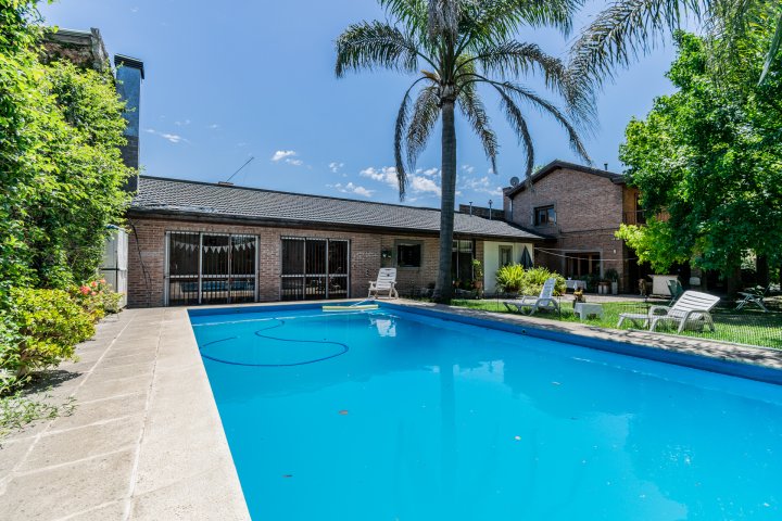 VENTA Doble terreno - Pileta - Quincho