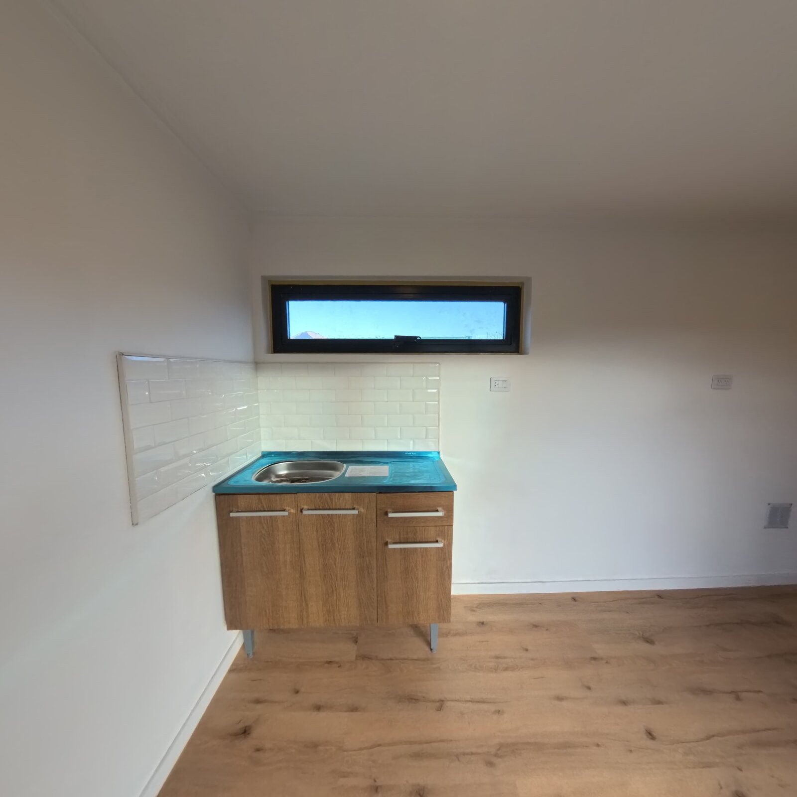 SE VENDE VIVIENDA SOBRE CONTENEDOR MARITIMO - 2
