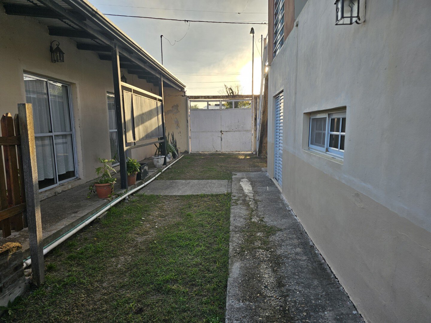 VENTA | Casa de 1 dormitorio con patio y espacio para vehículo! Montenegro e/ Los Cardenales y Los Pescadores - 5