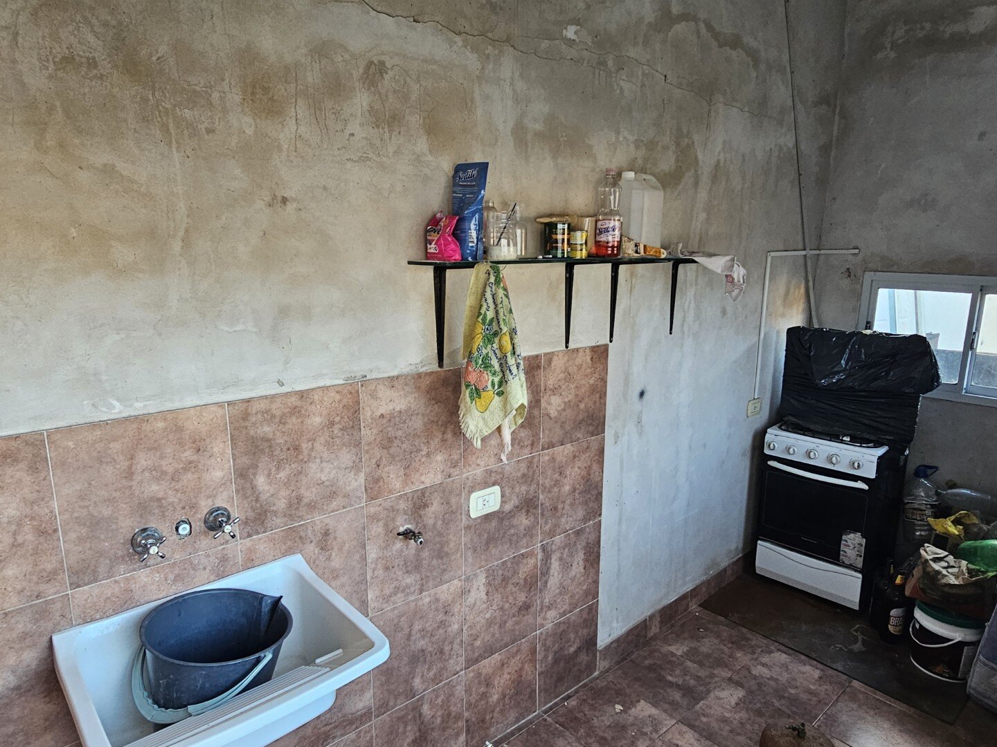VENTA | Casa de 1 dormitorio con patio y espacio para vehículo! Montenegro e/ Los Cardenales y Los Pescadores - 18