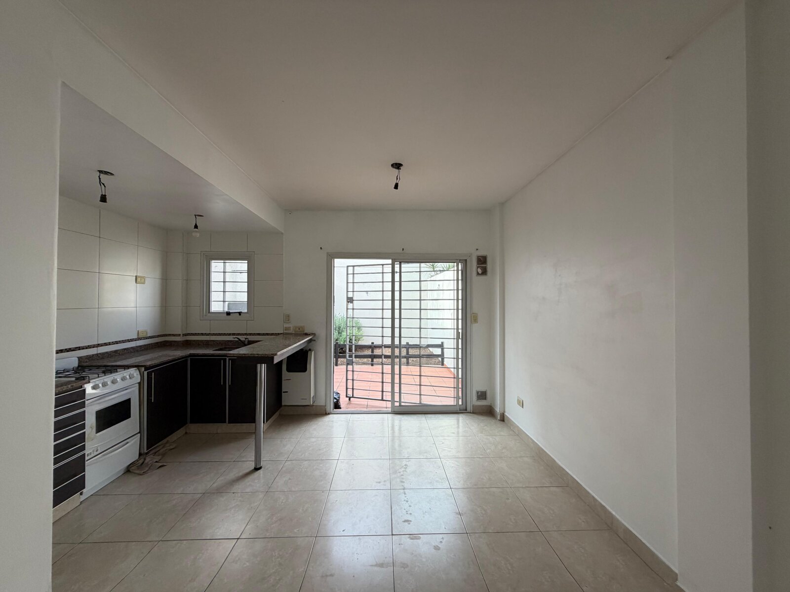 Hermoso departamento de 2 ambientes en PB con Patio y Jardín - 5