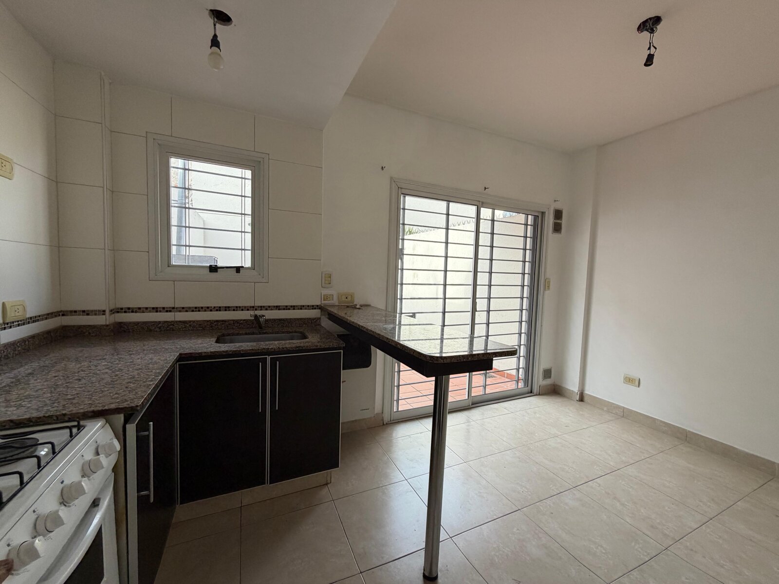 Hermoso departamento de 2 ambientes en PB con Patio y Jardín - 7