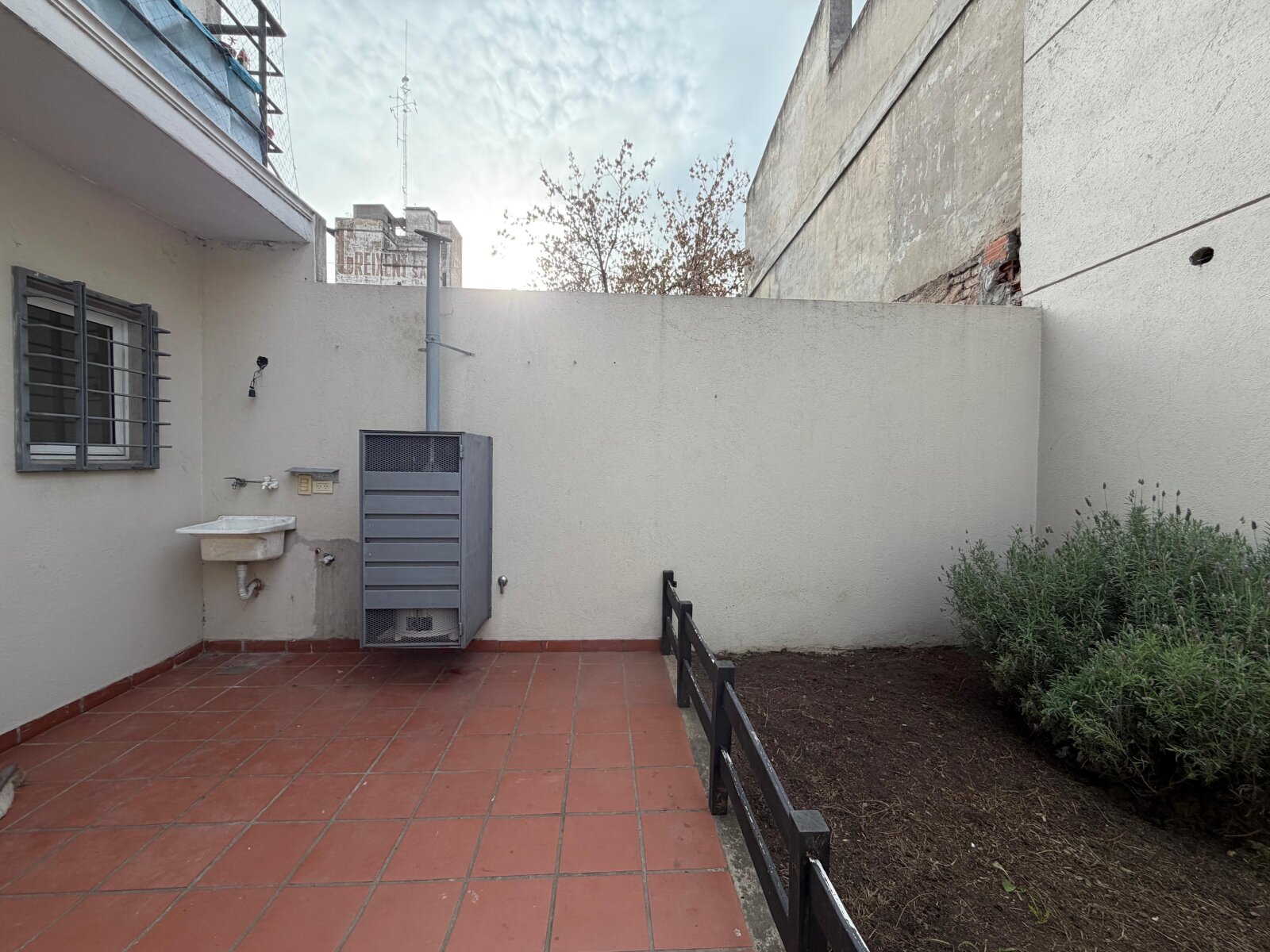 Hermoso departamento de 2 ambientes en PB con Patio y Jardín - 20