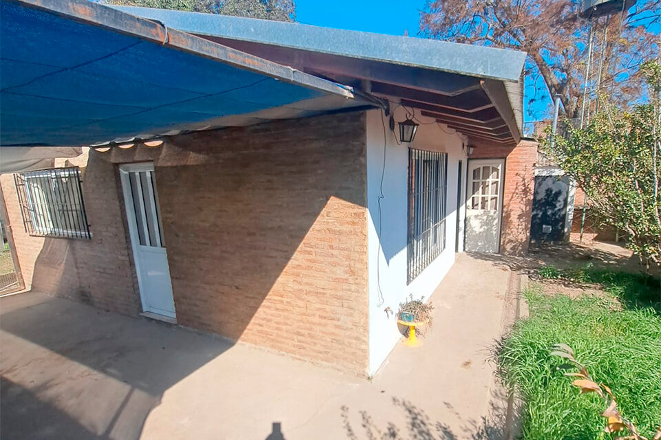 HERMOSA CASA 2 DORMITORIOS CON PATIO EN PUEBLO ESTHER - 5