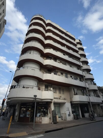 Departamento 2 Dormitorios con Balcón en Alquiler - Centro