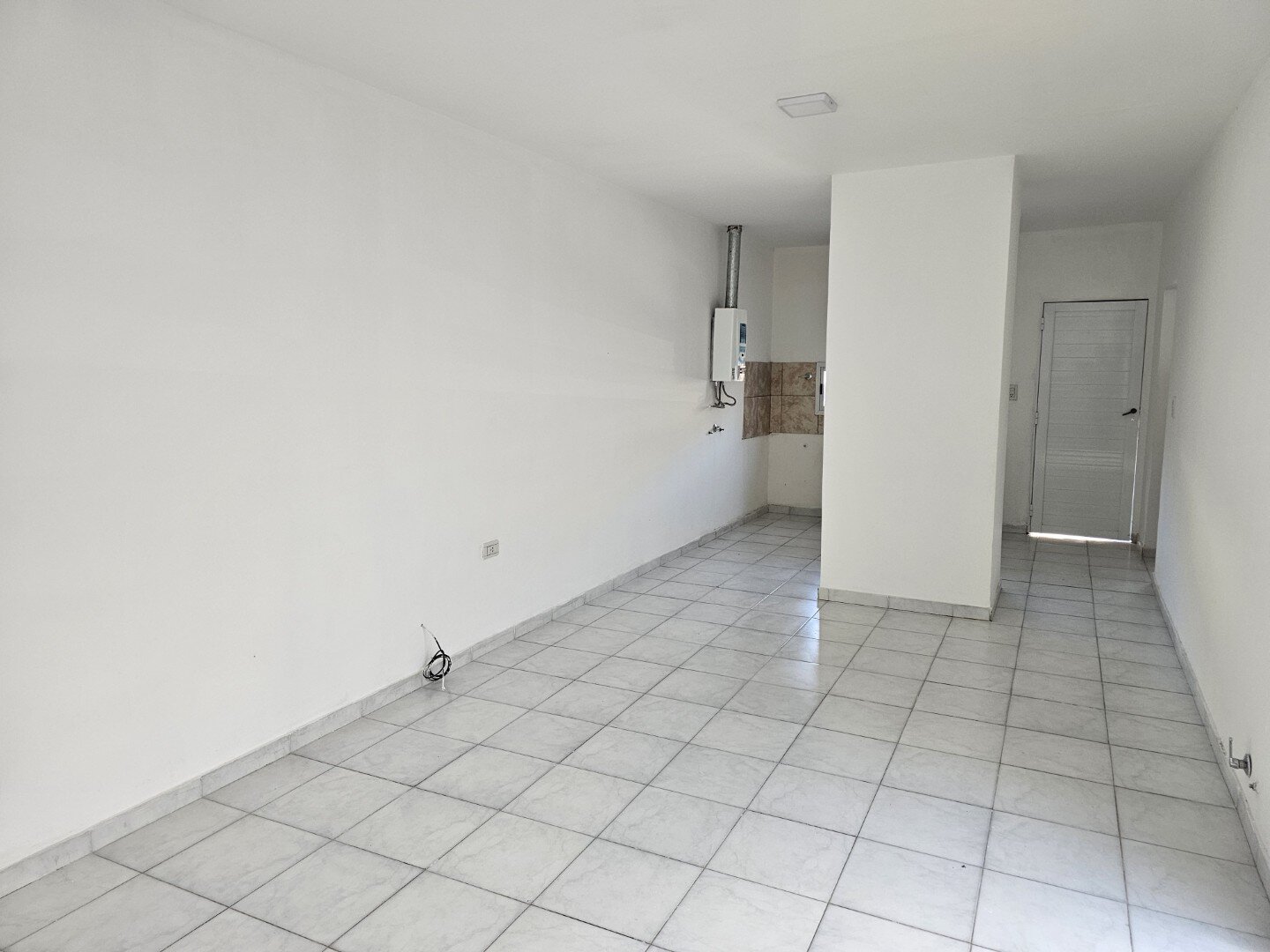 VENTA | Conjunto de viviendas y local comercial sobre amplio terreno! Abasolo, entre Berutti y Passo - 17
