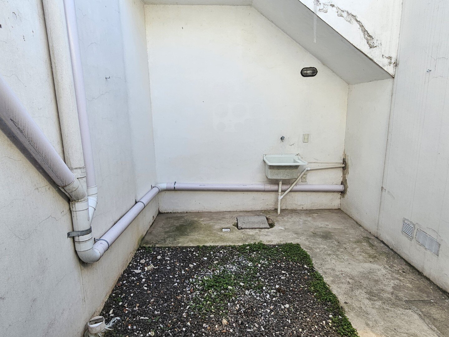 VENTA | Conjunto de viviendas y local comercial sobre amplio terreno! Abasolo, entre Berutti y Passo - 12