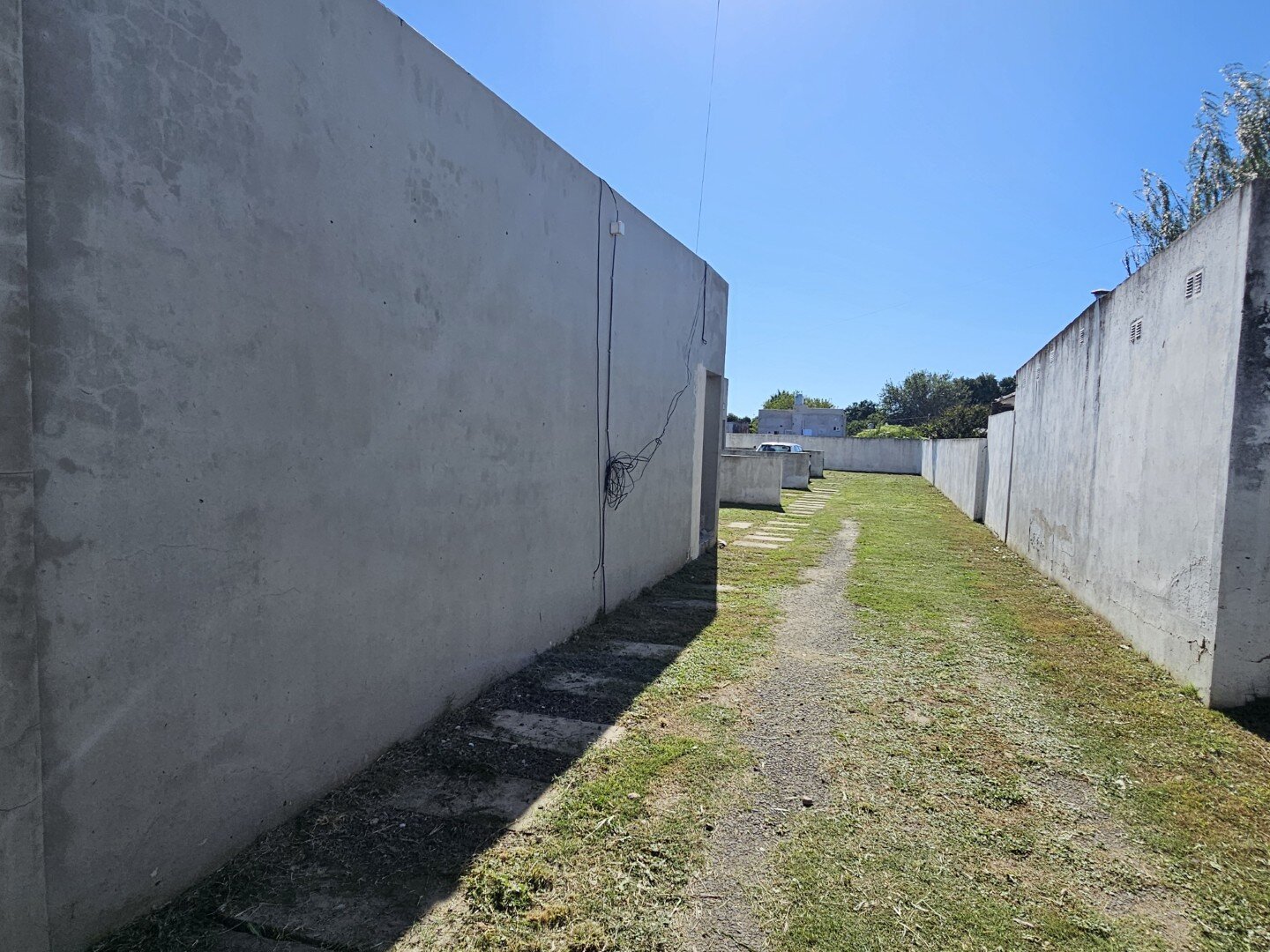 VENTA | Conjunto de viviendas y local comercial sobre amplio terreno! Abasolo, entre Berutti y Passo - 39