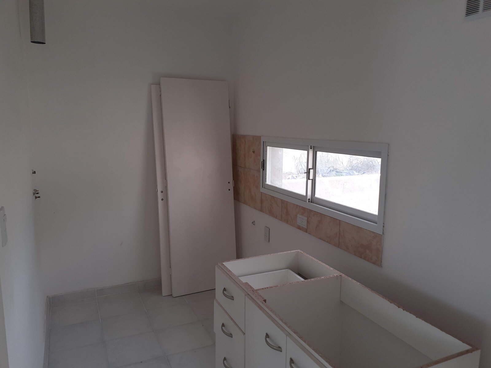 VENTA | Conjunto de viviendas y local comercial sobre amplio terreno! Abasolo, entre Berutti y Passo - 48