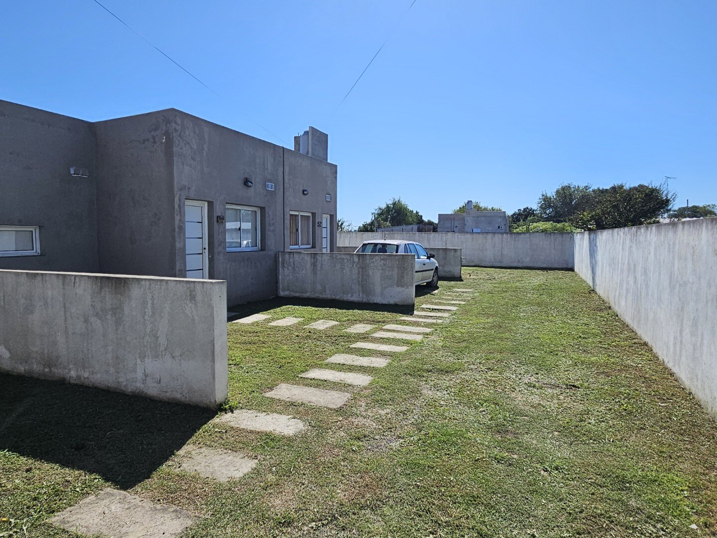VENTA | Conjunto de viviendas y local comercial sobre amplio terreno! Abasolo, entre Berutti y Passo - 5