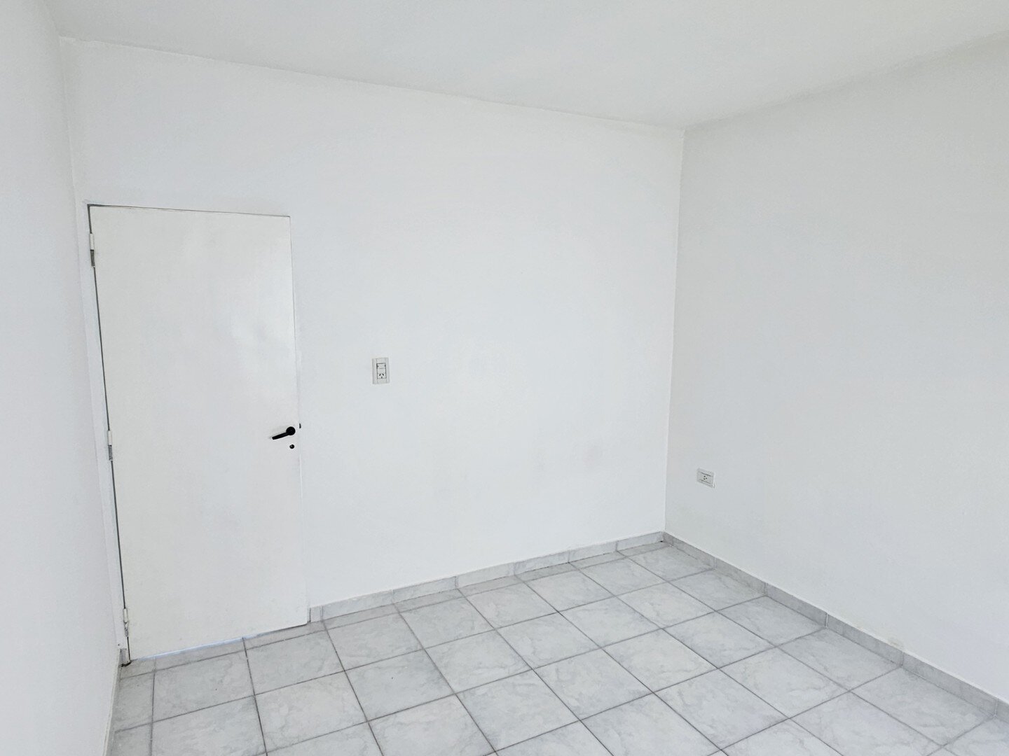 VENTA | Conjunto de viviendas y local comercial sobre amplio terreno! Abasolo, entre Berutti y Passo - 9
