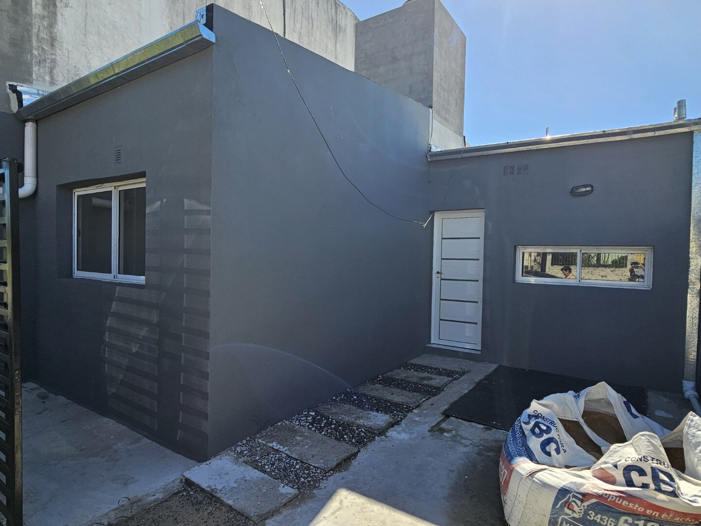 VENTA | Conjunto de viviendas y local comercial sobre amplio terreno! Abasolo, entre Berutti y Passo - 18