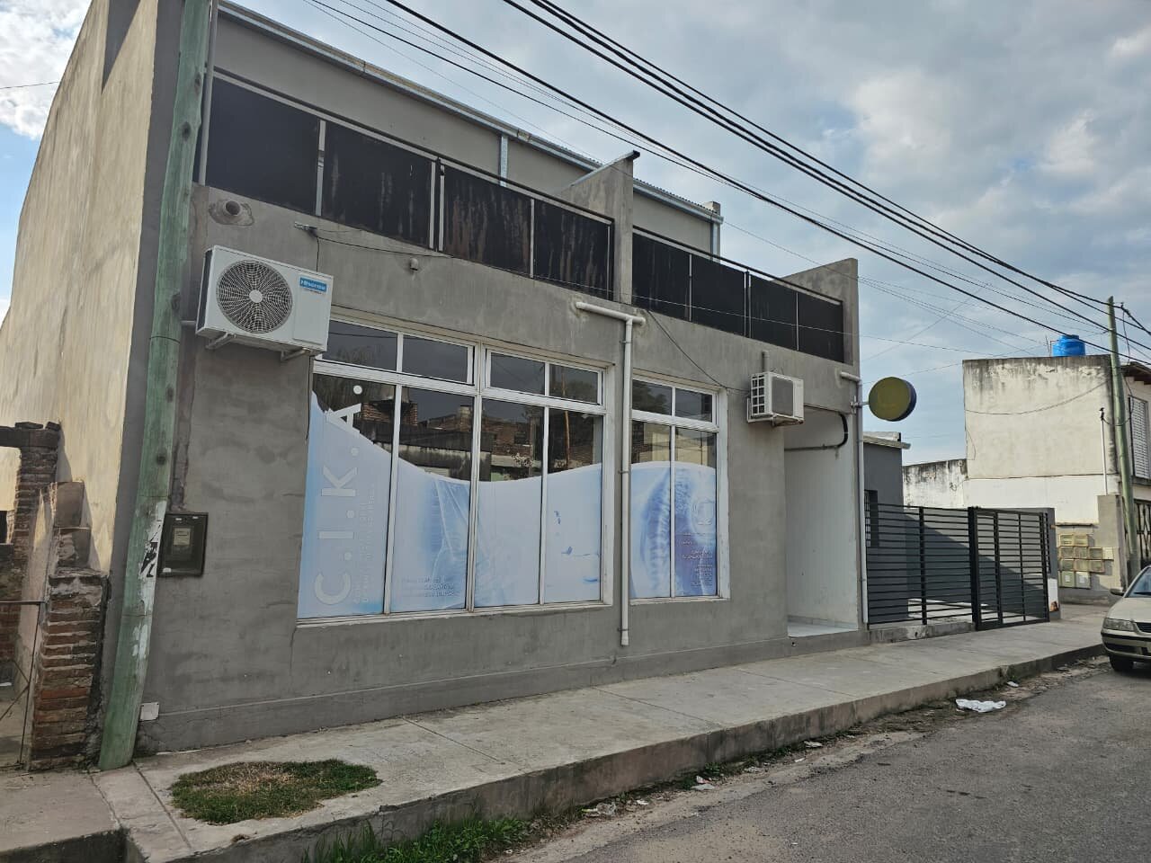 VENTA | Conjunto de viviendas y local comercial sobre amplio terreno! Abasolo, entre Berutti y Passo - 3