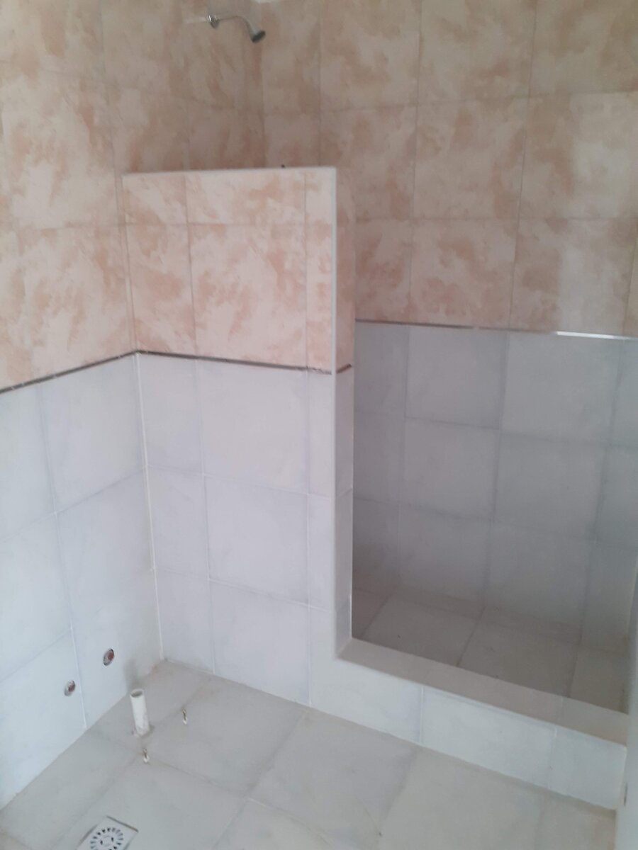 VENTA | Conjunto de viviendas y local comercial sobre amplio terreno! Abasolo, entre Berutti y Passo - 52