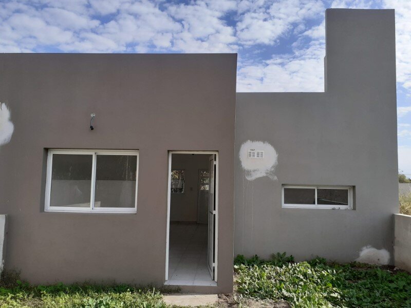 VENTA | Conjunto de viviendas y local comercial sobre amplio terreno! Abasolo, entre Berutti y Passo - 41