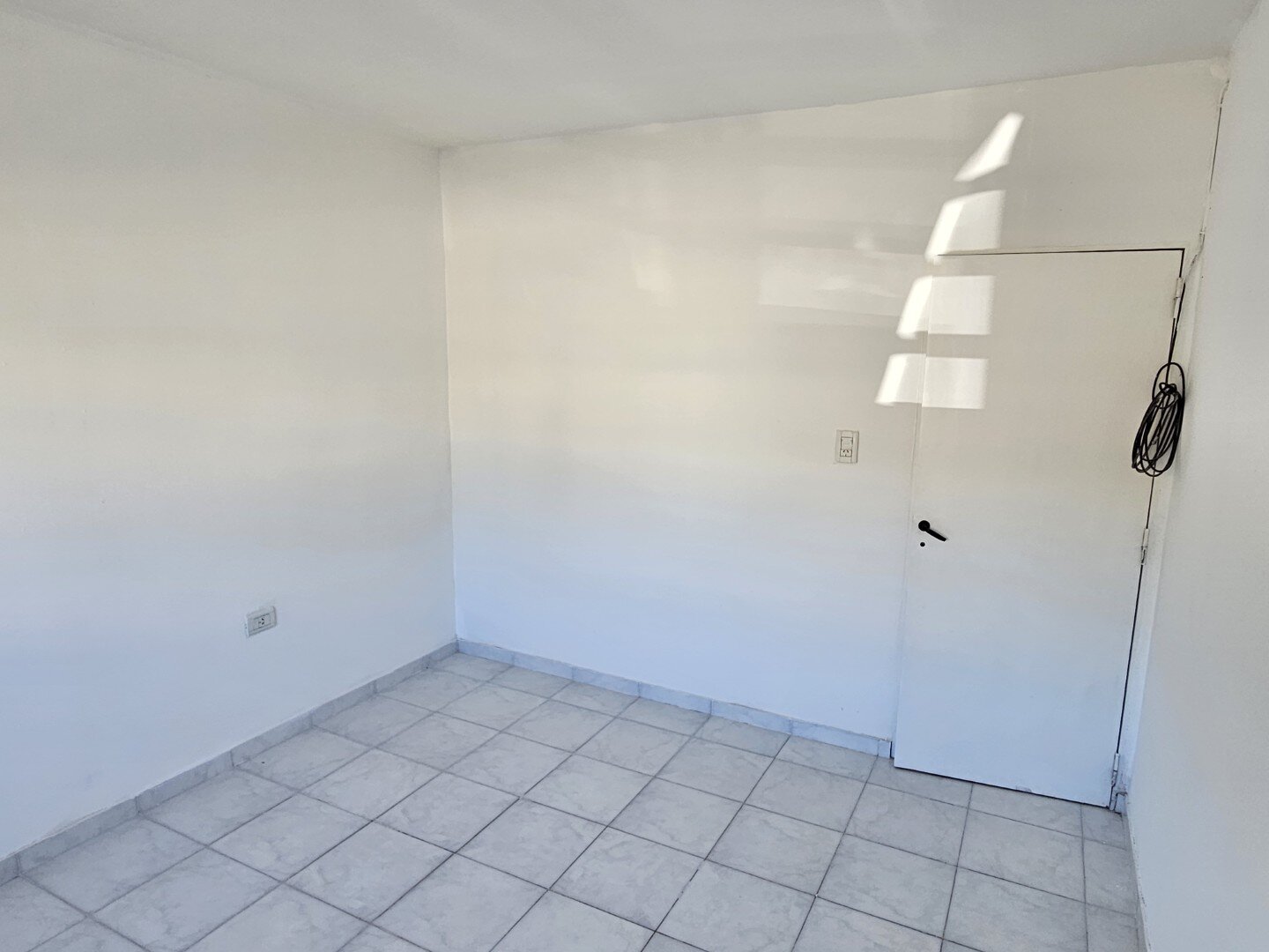 VENTA | Conjunto de viviendas y local comercial sobre amplio terreno! Abasolo, entre Berutti y Passo - 6
