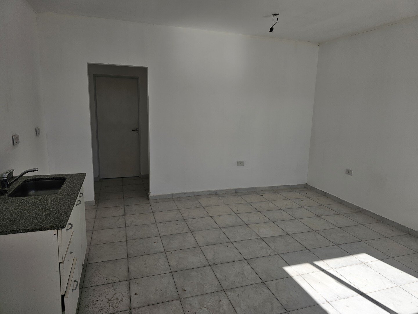 VENTA | Conjunto de viviendas y local comercial sobre amplio terreno! Abasolo, entre Berutti y Passo - 22